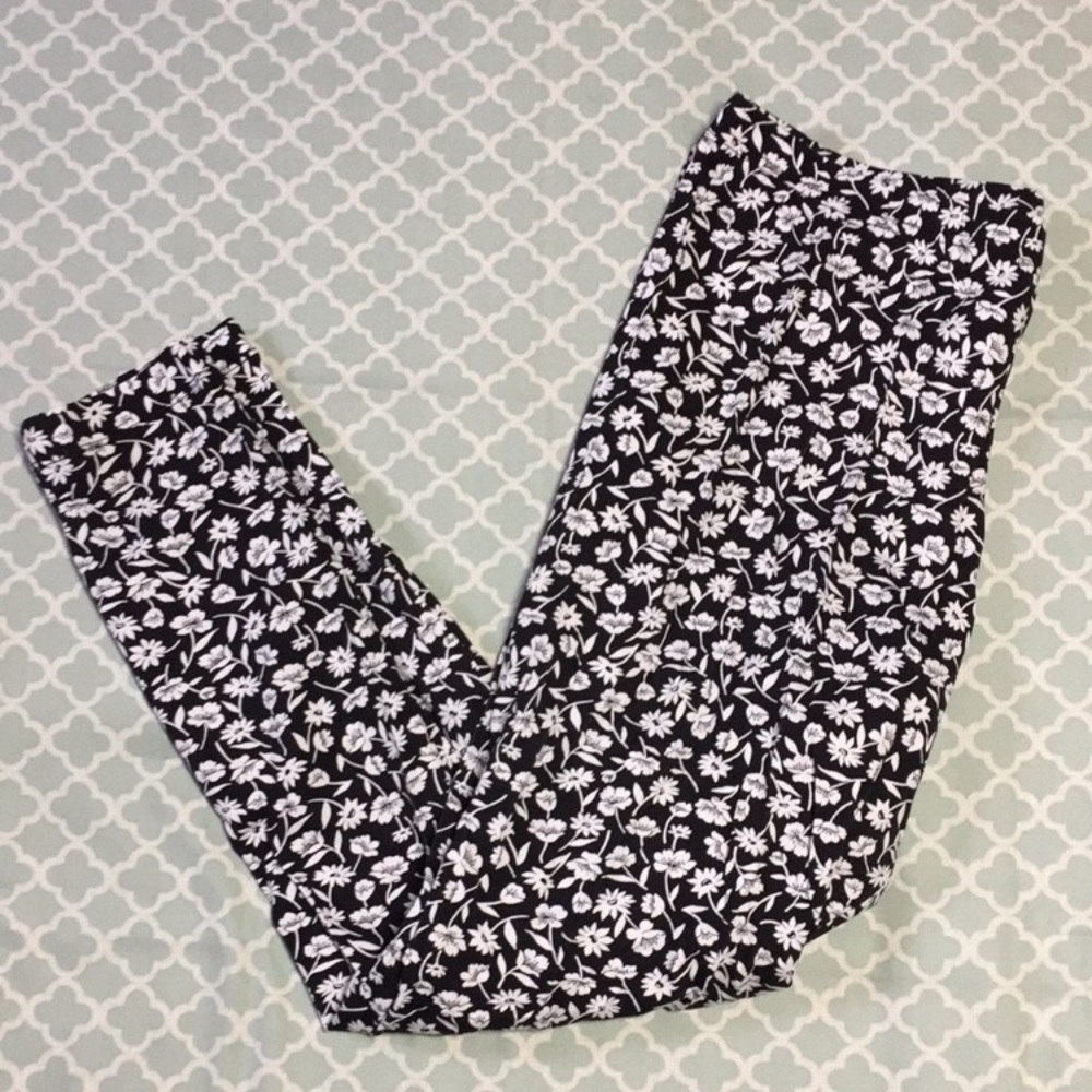 NWOT Old Navy Black White Floral Leggings XL